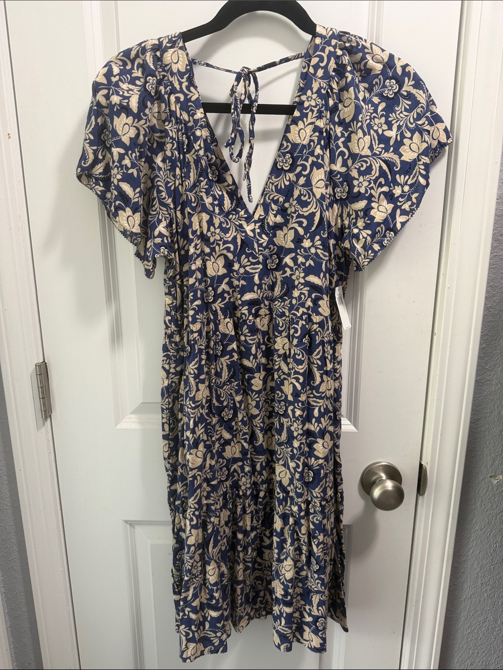 Old Navy Navy and Cream Floral Tie-Back Midi Dress
